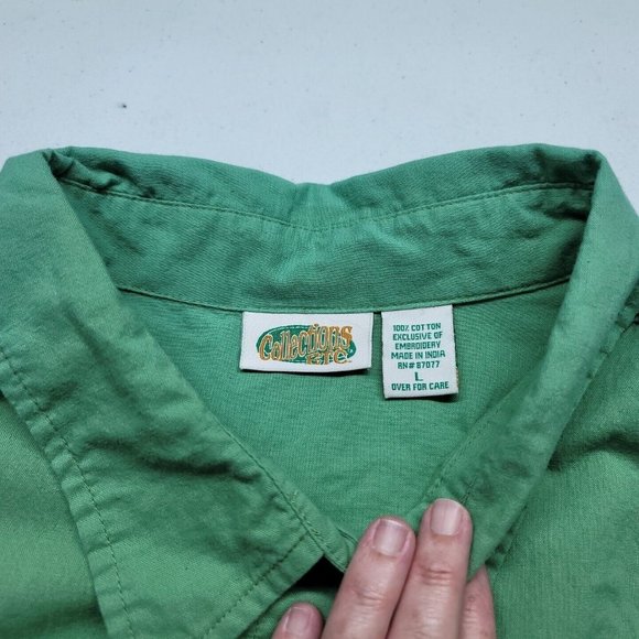 Collections ETC. Women's Embroidered Red Cardinals On Branch Button Down Top LG - Picture 9 of 9